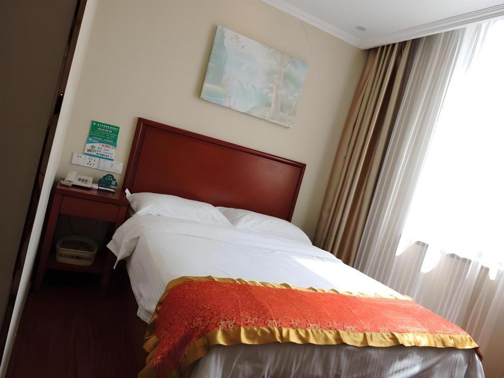 Greentree Inn Linyi Feixian Jianshe Road Express Hotel Zewnętrze zdjęcie
