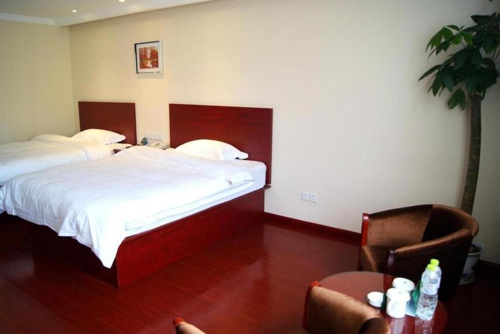 Greentree Inn Linyi Feixian Jianshe Road Express Hotel Zewnętrze zdjęcie