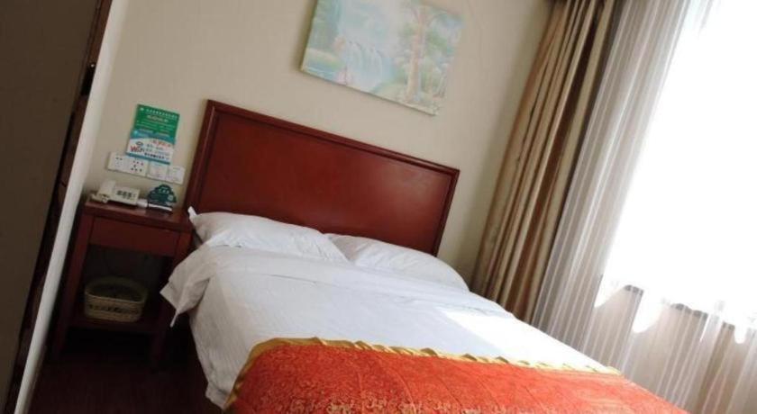 Greentree Inn Linyi Feixian Jianshe Road Express Hotel Zewnętrze zdjęcie