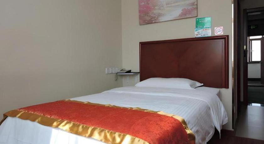 Greentree Inn Linyi Feixian Jianshe Road Express Hotel Zewnętrze zdjęcie
